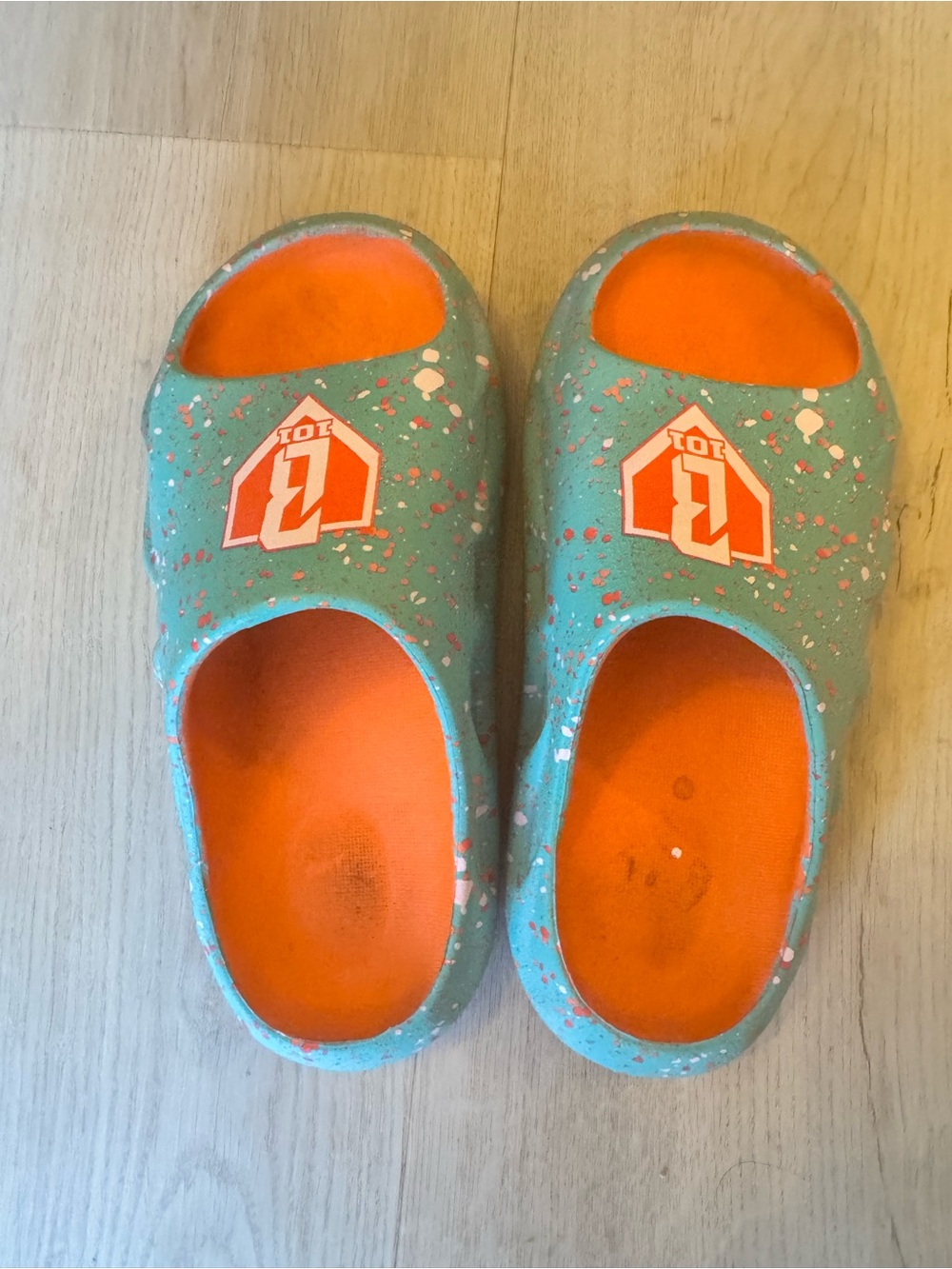 Baseball Lifestyle 101 Kids Slip-On Sandals in Teal & Orange with Logo Accent